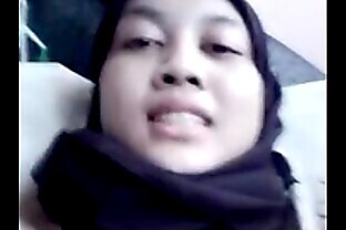 /images/Hijaber cantik ngocok memek mulusnya karena udah sange