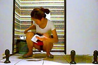 /images/Toilet voyeur pissing changing sniffing pad period