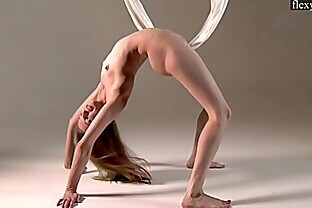 /images/Brunette Sofia sexy gymnast